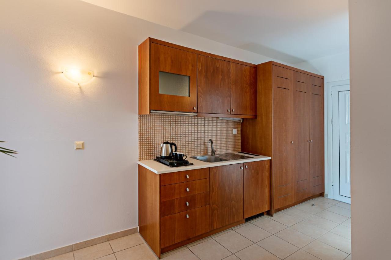 Delfina Boutique Hotel Paralia Kourna Dış mekan fotoğraf