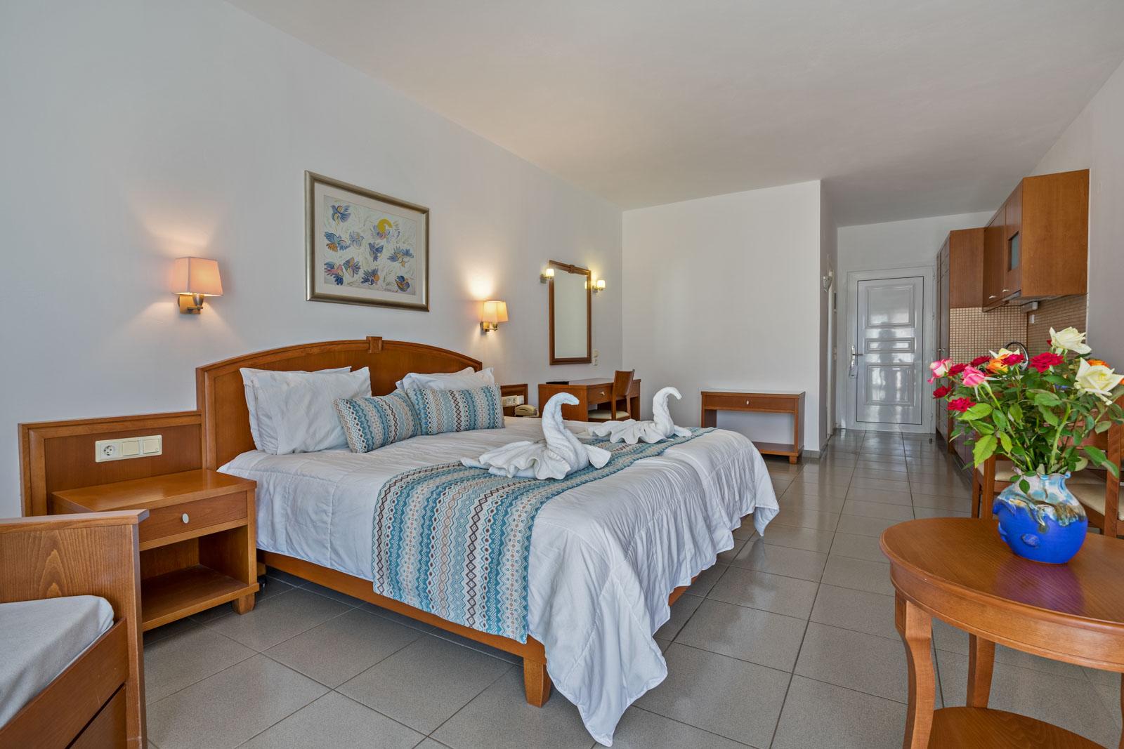 Delfina Boutique Hotel Paralia Kourna Dış mekan fotoğraf